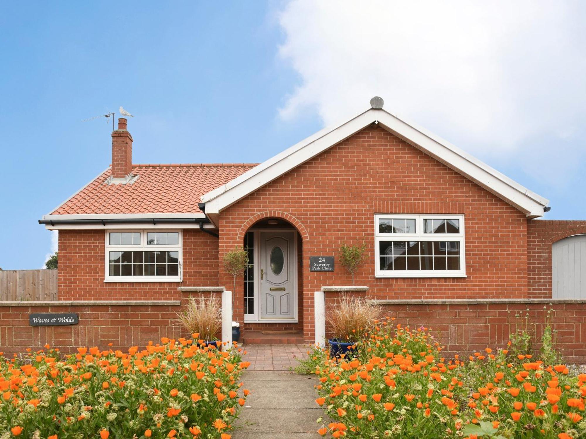 Waves And Wolds Villa Sewerby Exterior photo